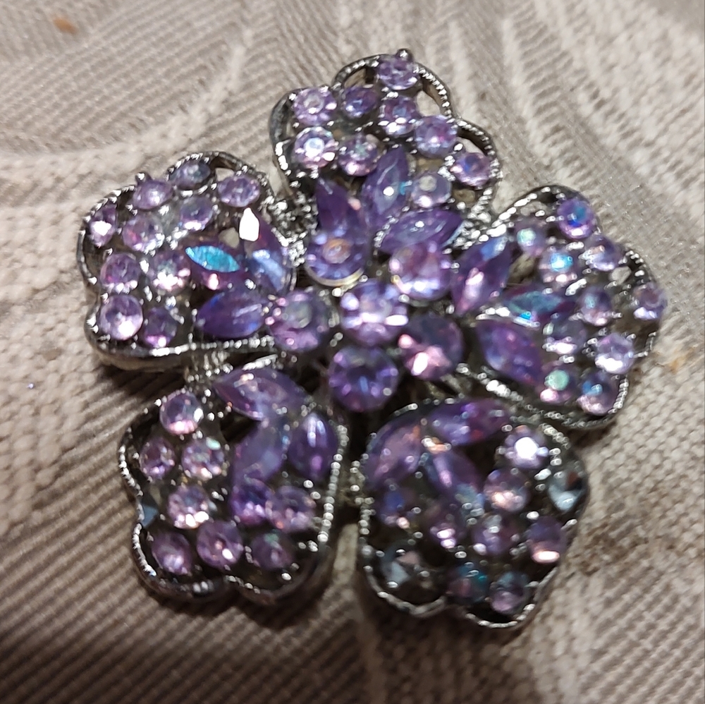 🪻💜🪻Sweet Feminine Classic Vintage Lilac Purple Flower Cluster Brooch Pin